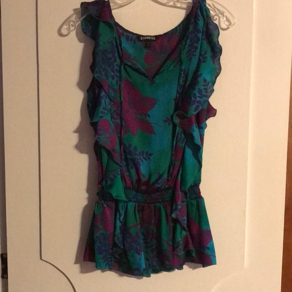 Express sm satin floral short sleeved blouse